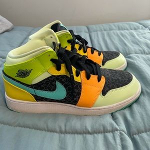 Air Jordan 1 (clover)